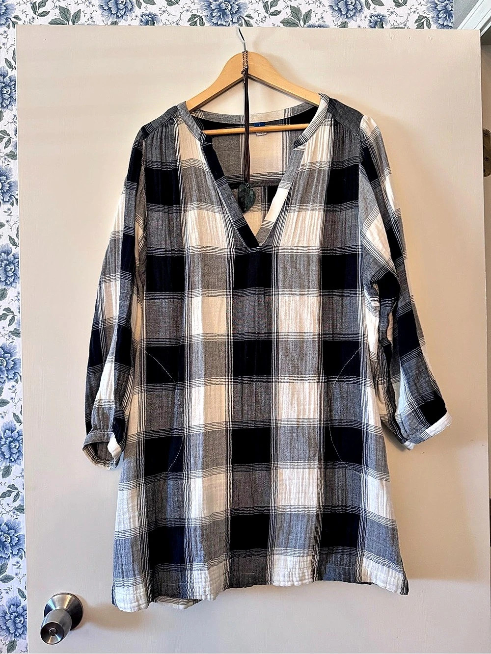 Old Navy Plaid Tunic in Black & White